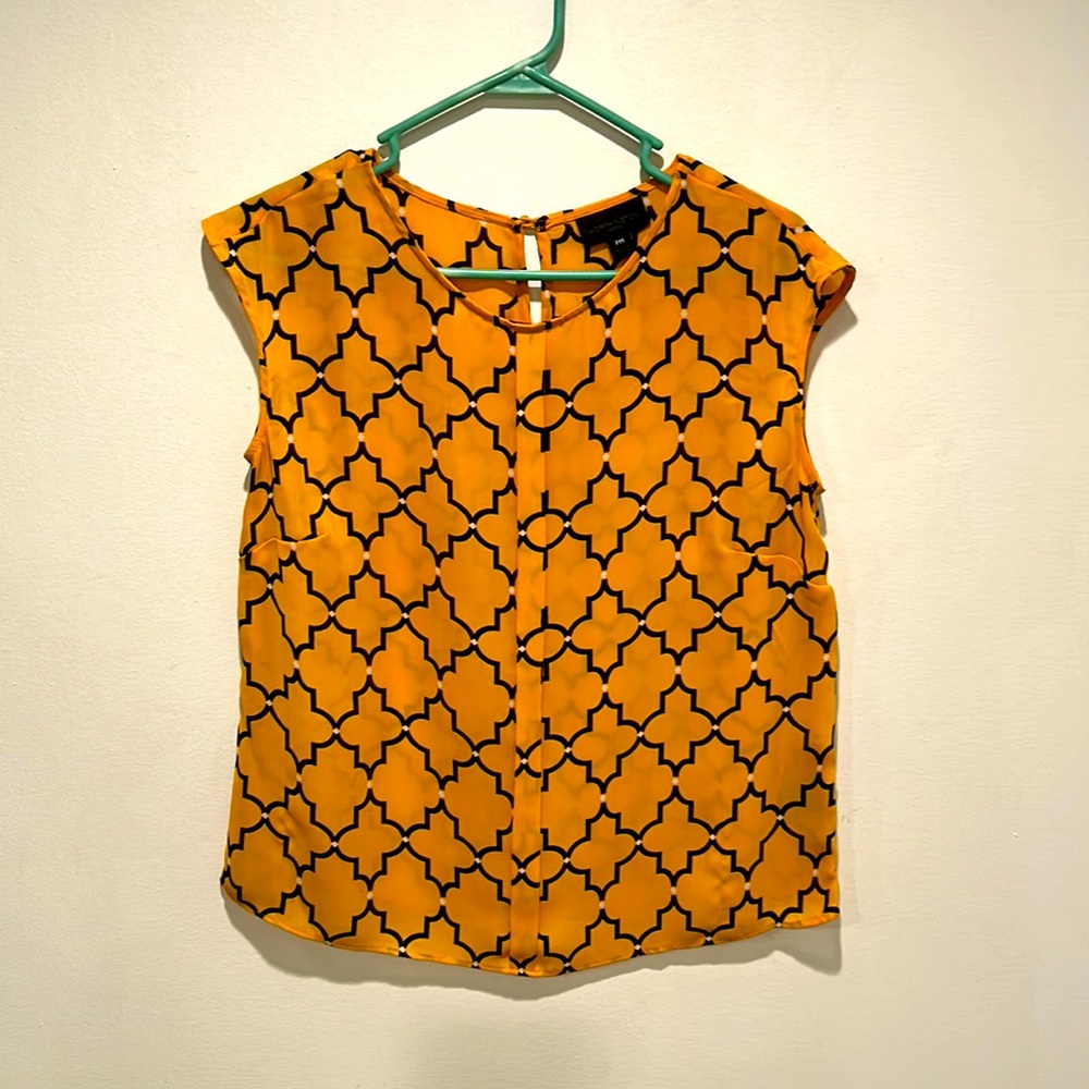Worthington Gold and Navy Print Sleeveless Blouse